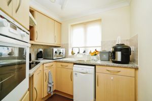 KITCHEN - click for photo gallery